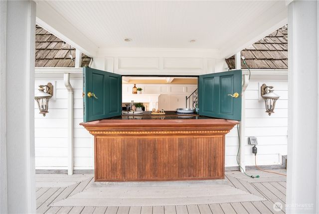 10007 Lake Steilacoom Drive SW, Lakewood, WA 98498