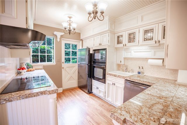 10007 Lake Steilacoom Drive SW, Lakewood, WA 98498