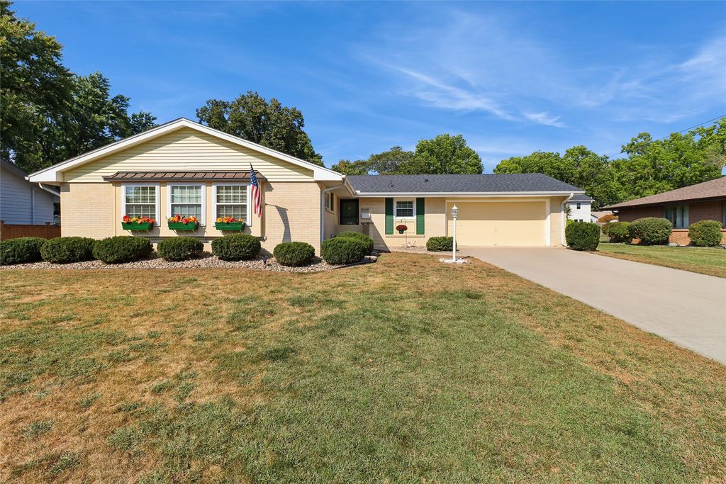 7215 Washington Avenue, Windsor Heights, IA 50324