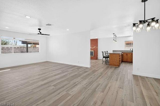4284 Annie Oakley Drive, Las Vegas, NV 89121