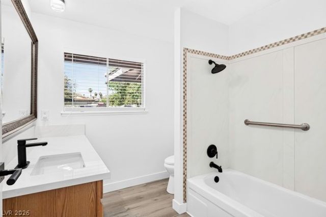 4284 Annie Oakley Drive, Las Vegas, NV 89121