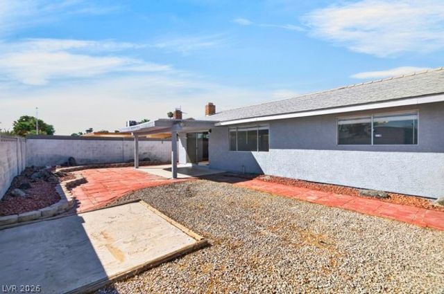 4284 Annie Oakley Drive, Las Vegas, NV 89121