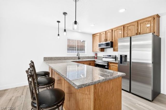 4284 Annie Oakley Drive, Las Vegas, NV 89121