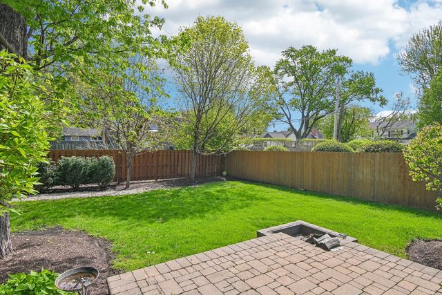 507 North Avenue, Barrington, IL 60010