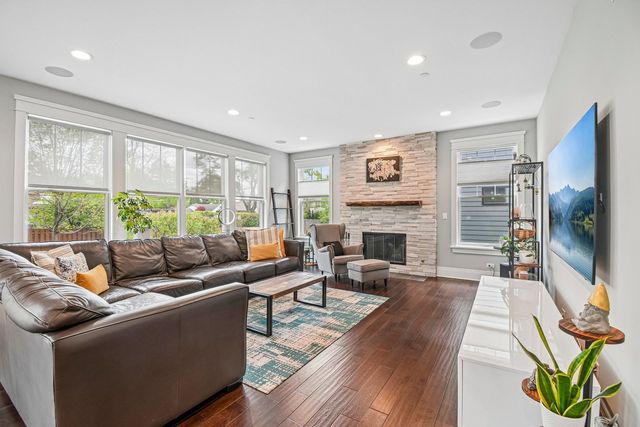 507 North Avenue, Barrington, IL 60010