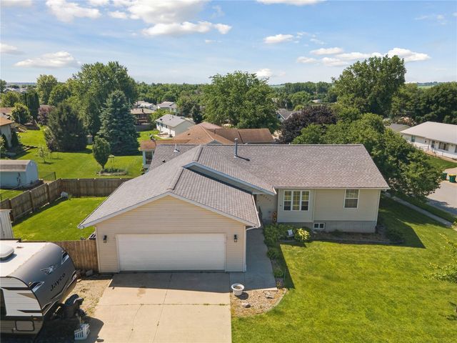 2000 Highland Rd, Ely, IA 52227