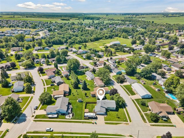 2000 Highland Rd, Ely, IA 52227