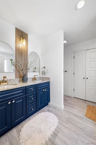 737 Hinder Drive, St Louis, MO 63125