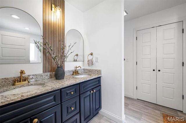 737 Hinder Drive, St Louis, MO 63125