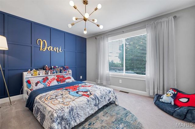 737 Hinder Drive, St Louis, MO 63125