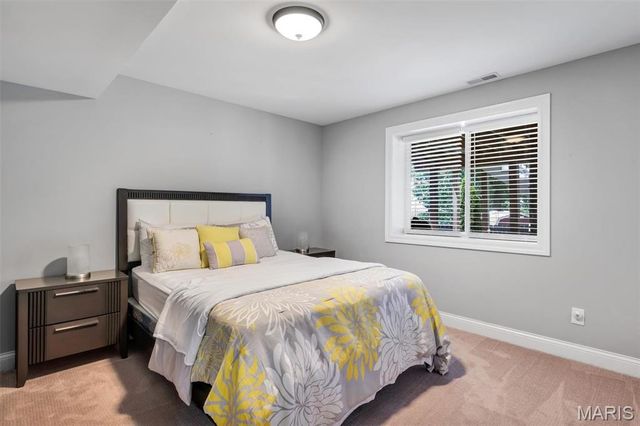 737 Hinder Drive, St Louis, MO 63125