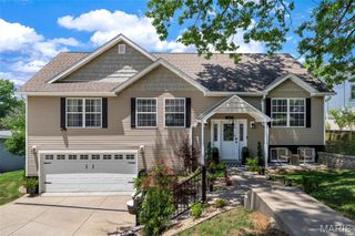 737 Hinder Drive, St Louis, MO 63125