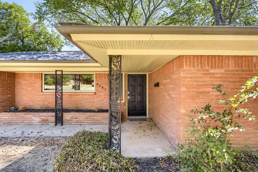 4105 Springbranch Drive, Benbrook, TX 76116 — photo 3