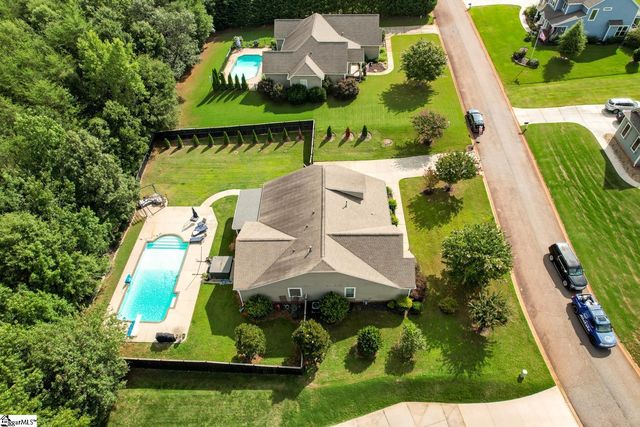 921 Benchmark Drive, Wellford, SC 29385