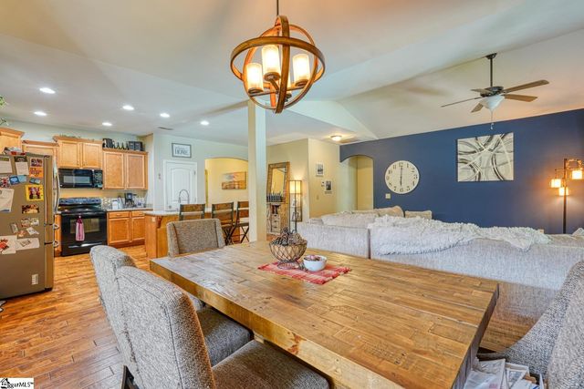 921 Benchmark Drive, Wellford, SC 29385