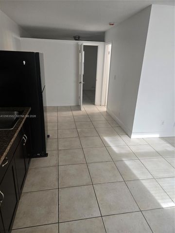 2450 Jackson St D, Hollywood, FL 33020
