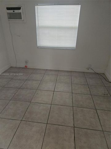 2450 Jackson St D, Hollywood, FL 33020
