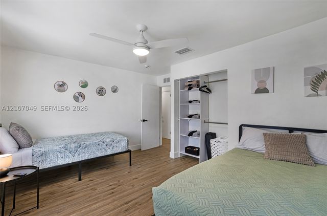 1009 NE 18th St, Fort Lauderdale, FL 33305