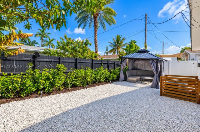 1009 NE 18th St, Fort Lauderdale, FL 33305