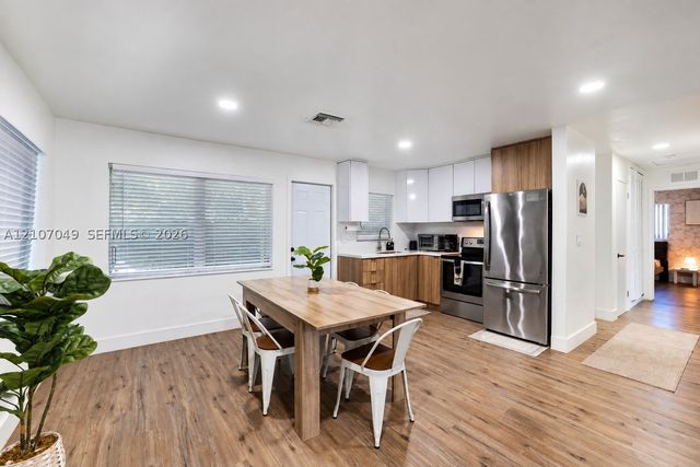 1009 NE 18th St, Fort Lauderdale, FL 33305