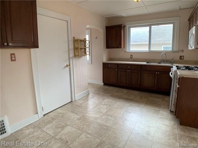 3342 Buckingham Avenue, Berkley, MI 48072