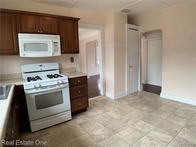 3342 Buckingham Avenue, Berkley, MI 48072