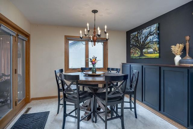 121 Stonehaven Drive, Sun Prairie, WI 53590