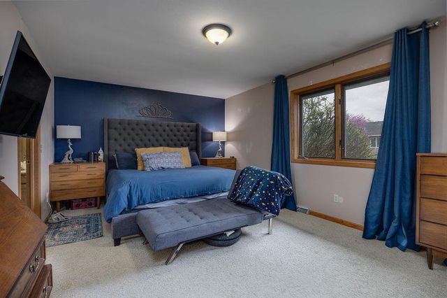 121 Stonehaven Drive, Sun Prairie, WI 53590