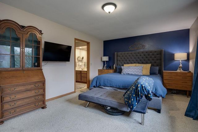 121 Stonehaven Drive, Sun Prairie, WI 53590