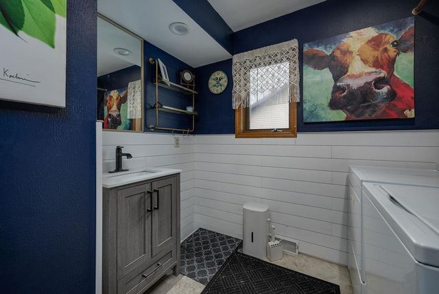 121 Stonehaven Drive, Sun Prairie, WI 53590