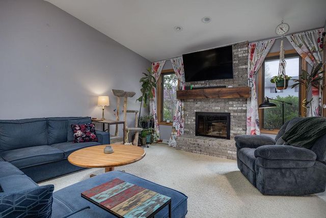 121 Stonehaven Drive, Sun Prairie, WI 53590