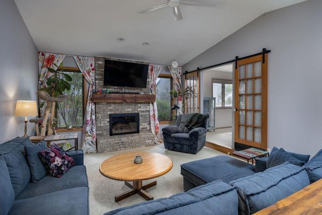121 Stonehaven Drive, Sun Prairie, WI 53590