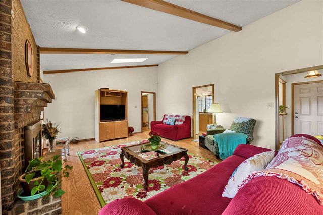 204 NE 48th St, Lawton, OK 73507