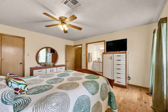 204 NE 48th St, Lawton, OK 73507