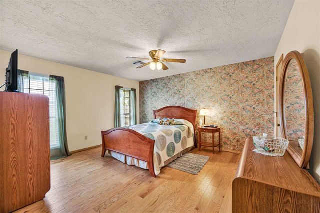 204 NE 48th St, Lawton, OK 73507