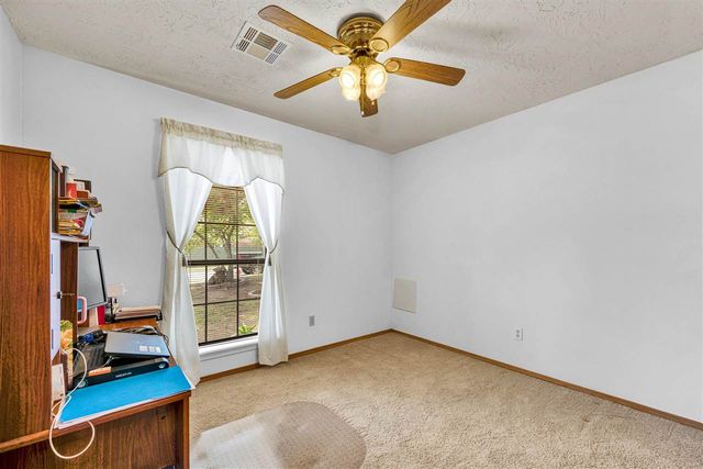 204 NE 48th St, Lawton, OK 73507