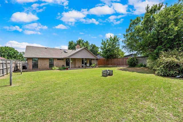 204 NE 48th St, Lawton, OK 73507