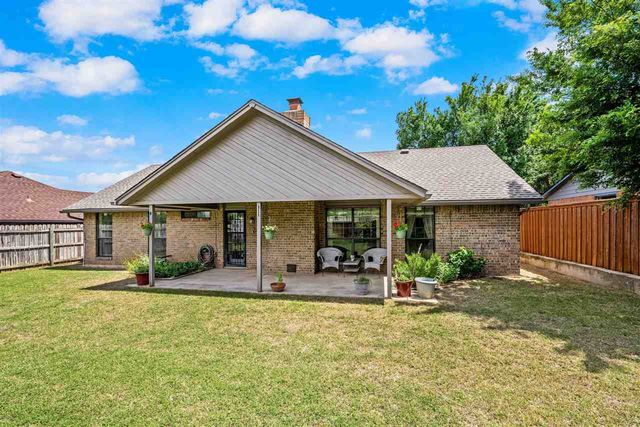 204 NE 48th St, Lawton, OK 73507