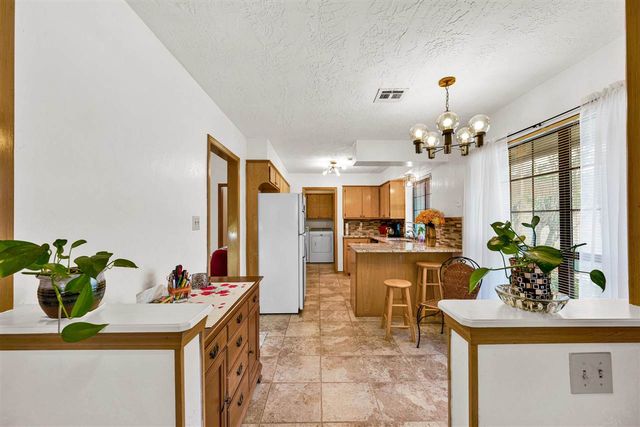 204 NE 48th St, Lawton, OK 73507