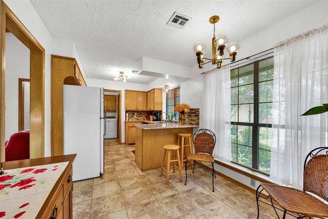 204 NE 48th St, Lawton, OK 73507