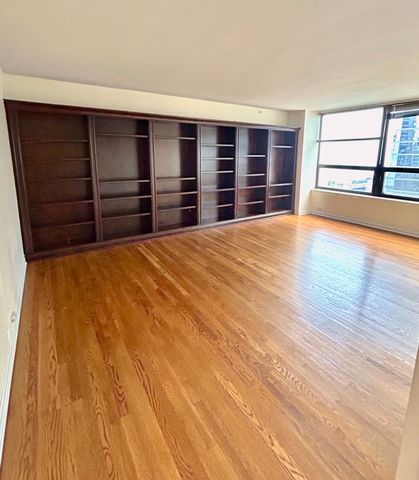400 E Ohio Street 2504, Chicago, IL 60611