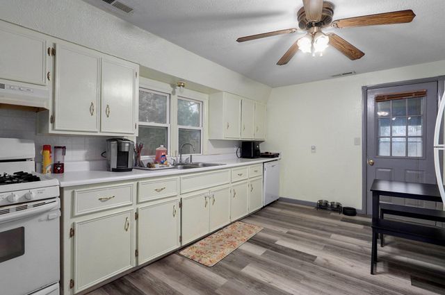 1656 North Hayes Avenue, Springfield, MO 65803