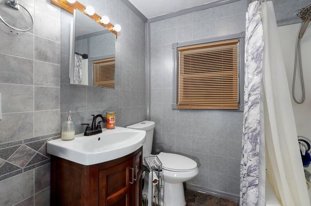 1656 North Hayes Avenue, Springfield, MO 65803