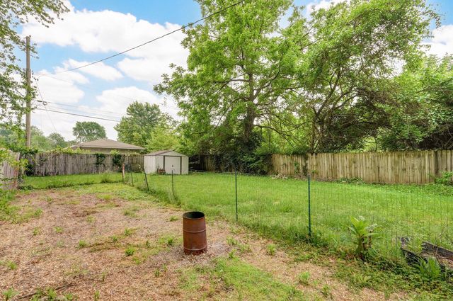 1656 North Hayes Avenue, Springfield, MO 65803