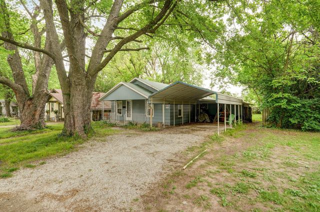 1656 North Hayes Avenue, Springfield, MO 65803