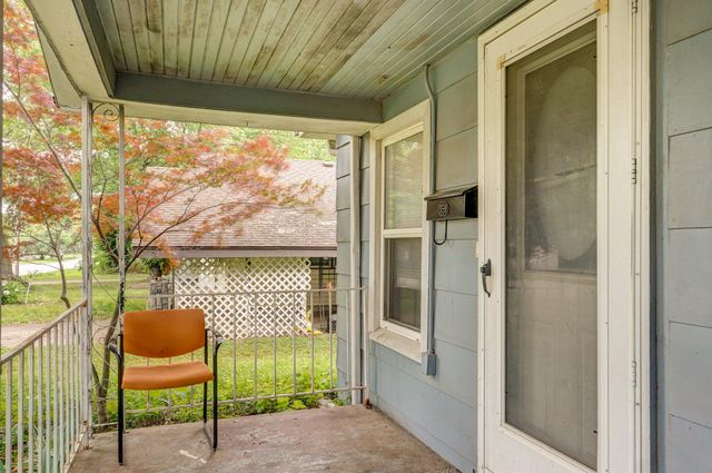 1656 North Hayes Avenue, Springfield, MO 65803