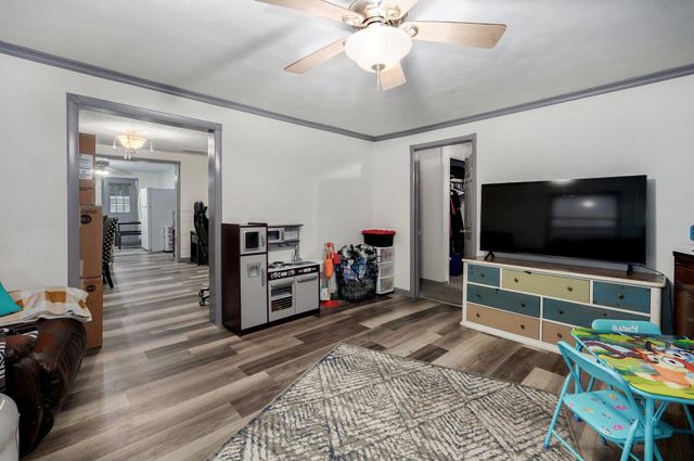 1656 North Hayes Avenue, Springfield, MO 65803