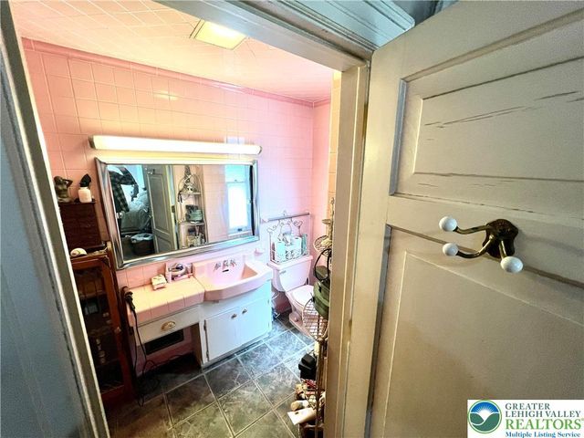 243 West Broad Street, Tamaqua Boro, PA 18252