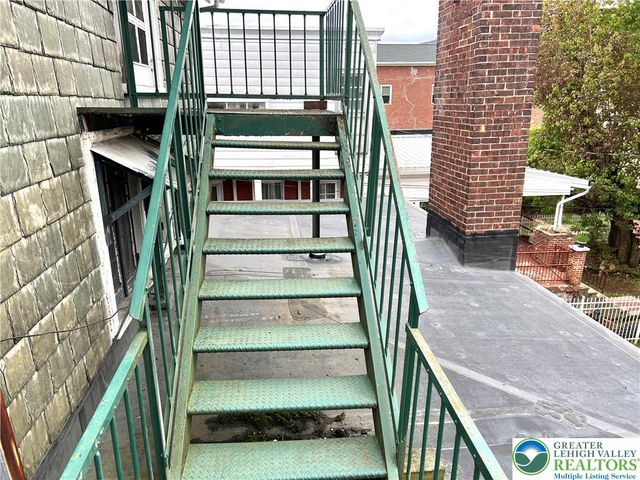243 West Broad Street, Tamaqua Boro, PA 18252