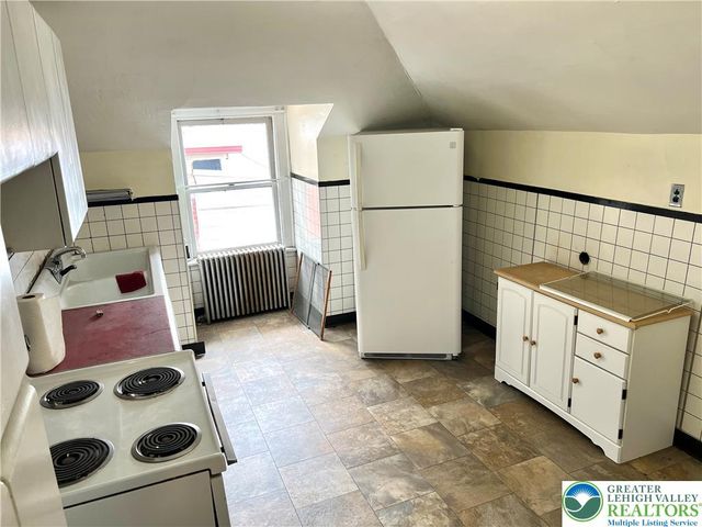 243 West Broad Street, Tamaqua Boro, PA 18252
